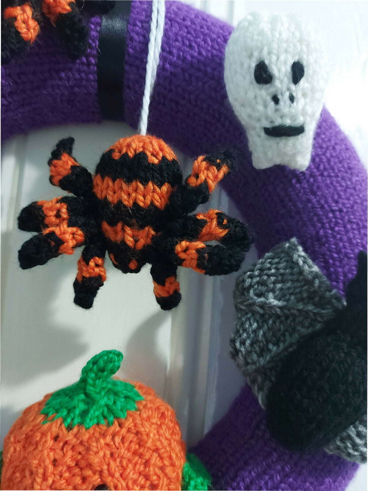 Halloween Wreath Knitting Pattern PDF Pumpkin Spider Decoration Chunky